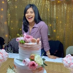 Meet your Posher, Valeria